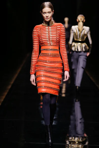 Look 12